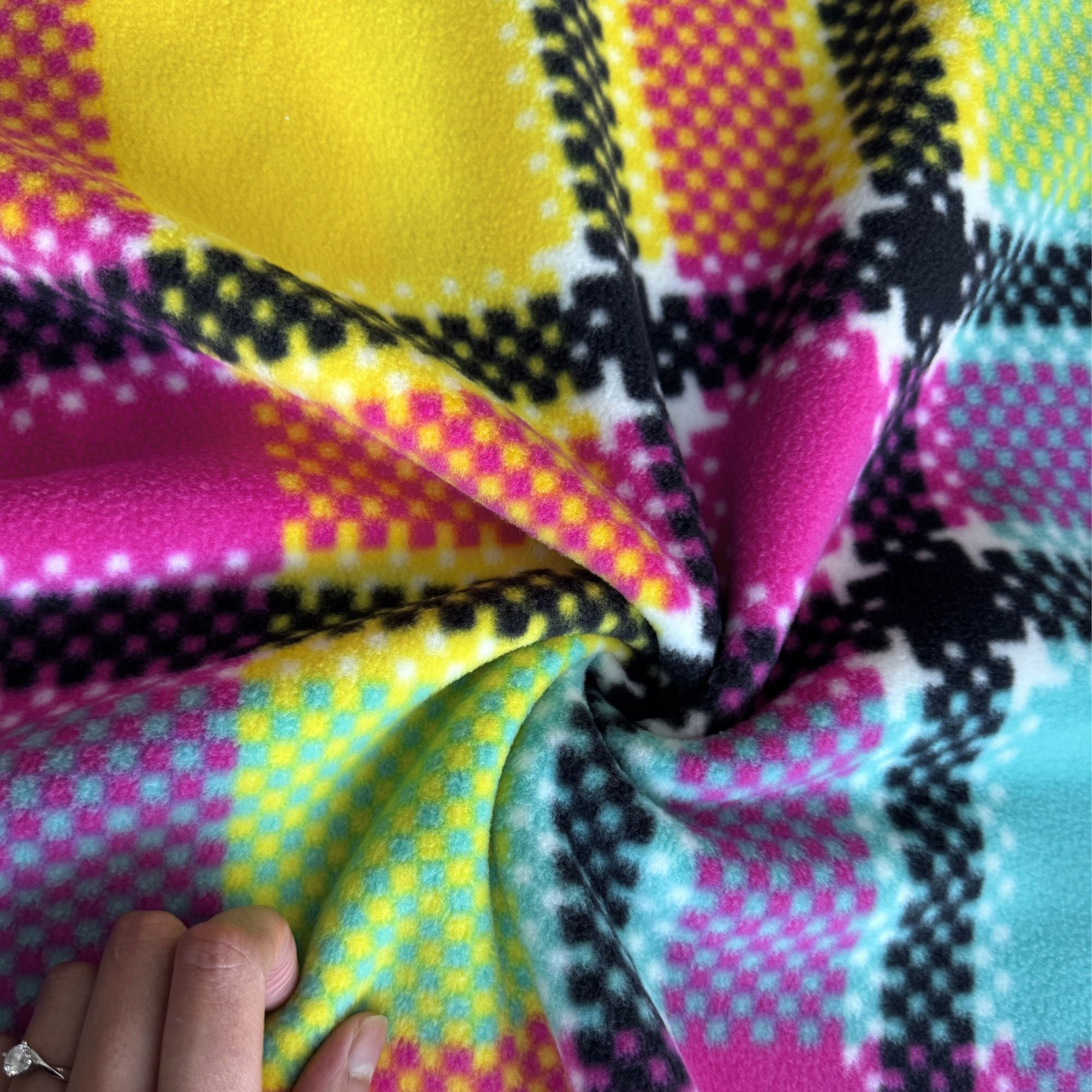 Polar Fleece Printed Anti-Pill Soft Washable Fabric- Tartan & Plaid