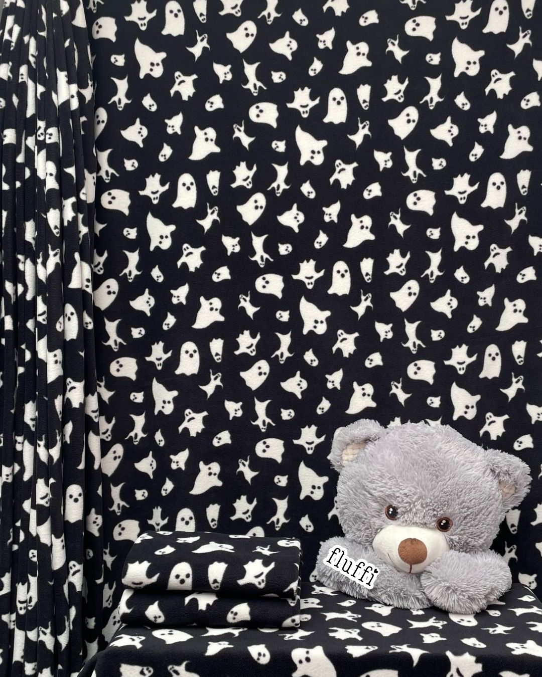 Polar Fleece Printed Anti-Pill Soft Washable Fabric - Scream Ghosts SQ899 BKWHT